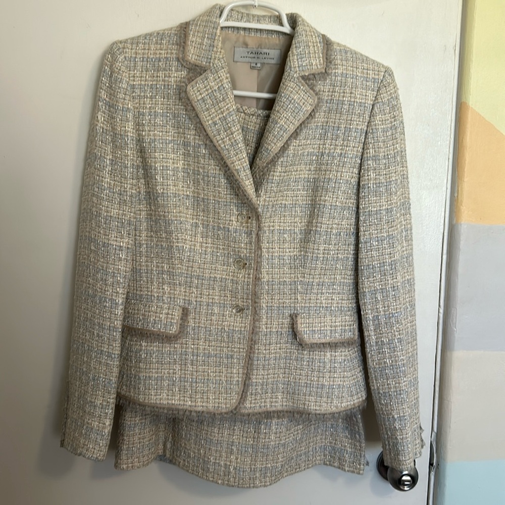 Tahari Pale Blue and Taupe Tweed Suite 2 pcs Size 6